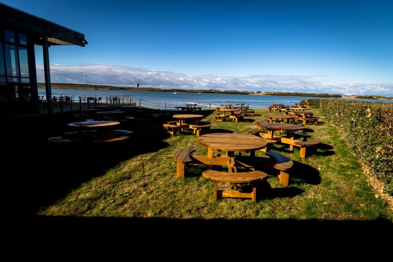 The Lake House Waterloo ภายนอก รูปภาพ